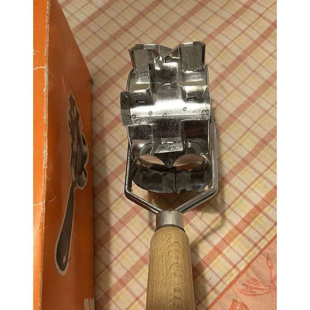 Vintage Italy Rolling Cookie Roller Cutter Metal Wooden Handle 6 Shapes Biscotti